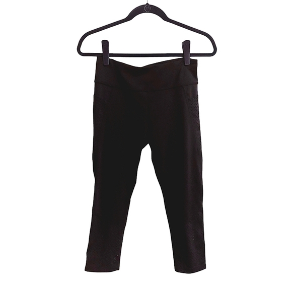ZELLA Black Cropped Leggings with Perforated Hem and Pockets - Picture 1 of 13